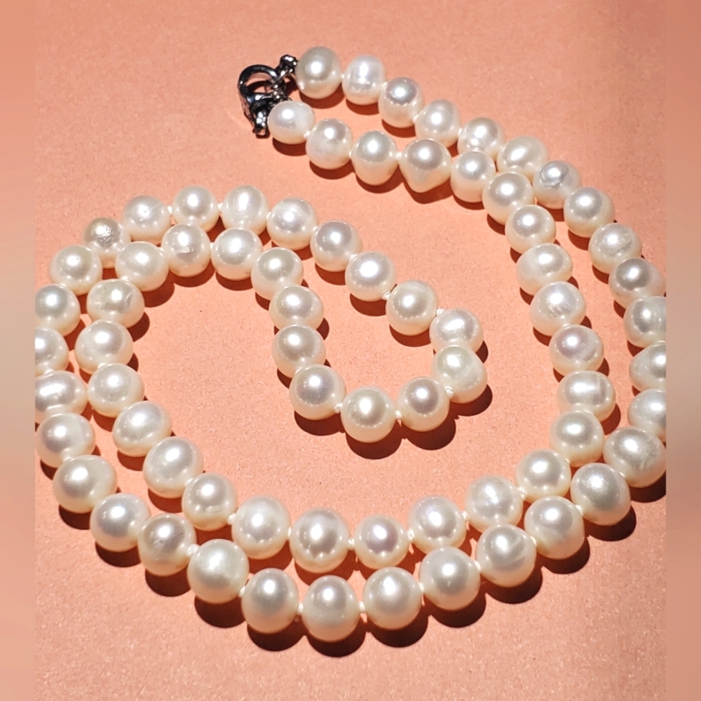 Vintage sterling silver genuine freshwater pearl necklace